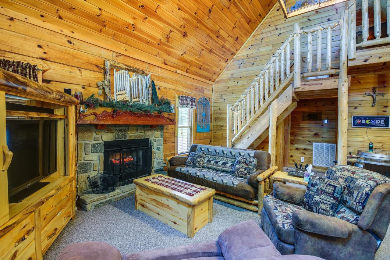Sevierville Cabin With Wraparound Deck And Lake Access ภายนอก รูปภาพ