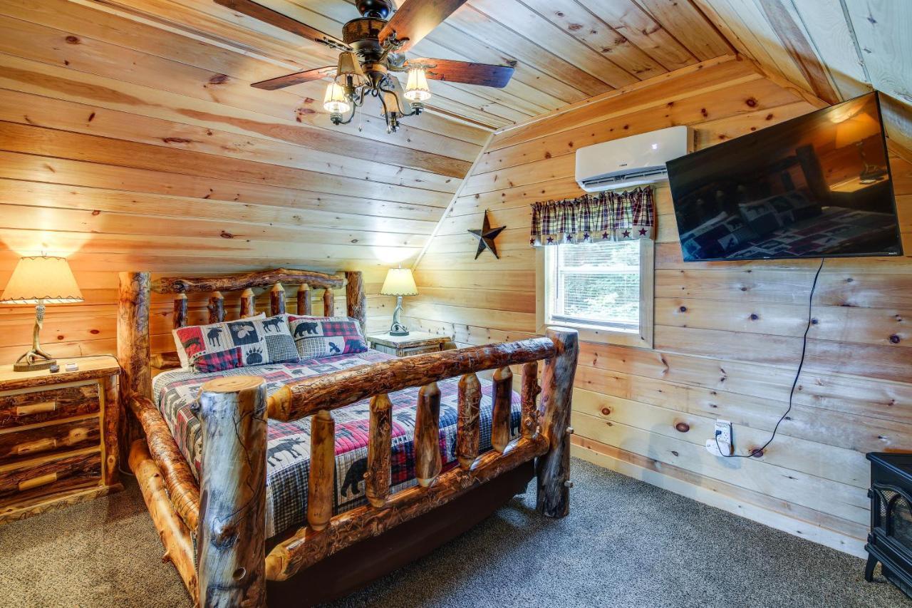 Sevierville Cabin With Wraparound Deck And Lake Access ภายนอก รูปภาพ