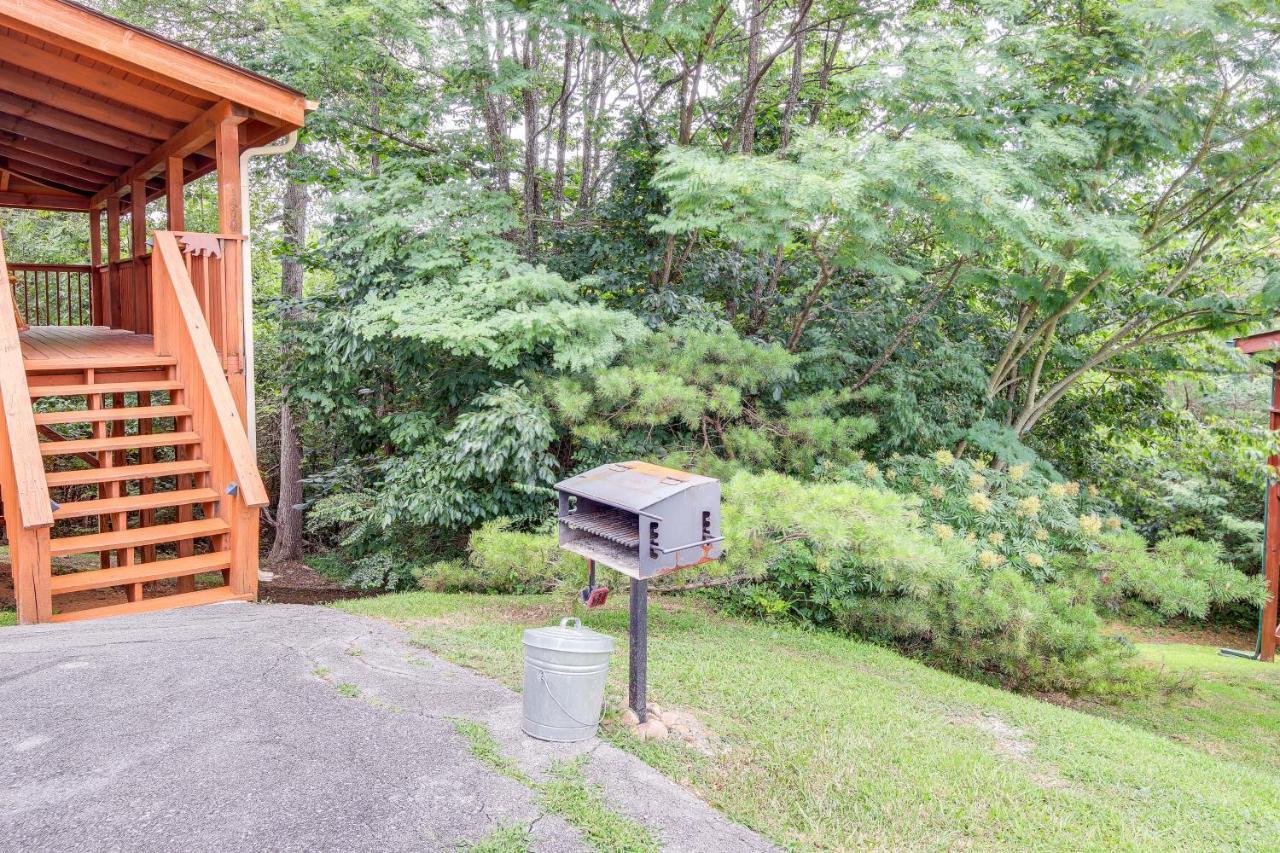 Sevierville Cabin With Wraparound Deck And Lake Access ภายนอก รูปภาพ
