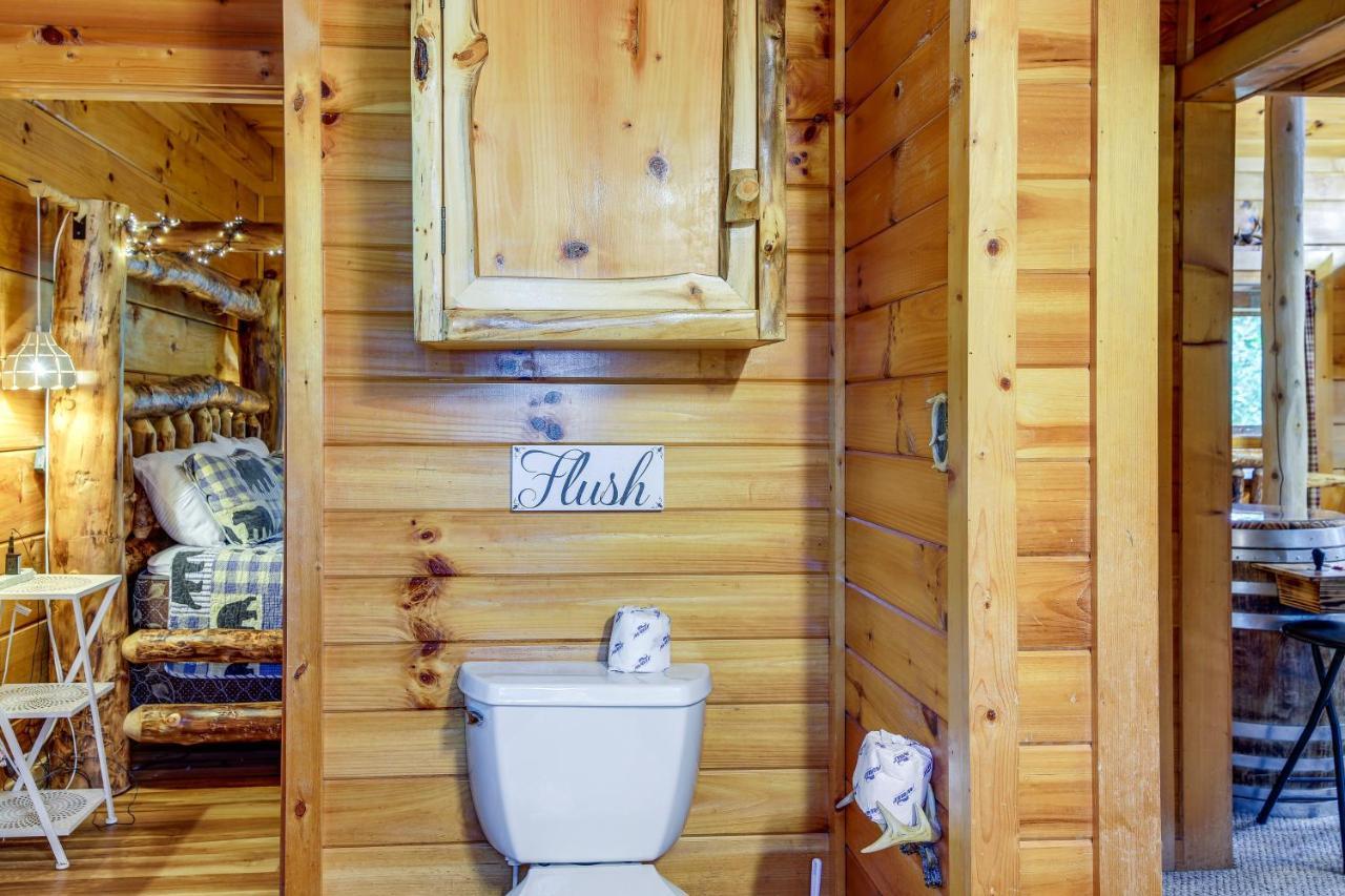 Sevierville Cabin With Wraparound Deck And Lake Access ภายนอก รูปภาพ